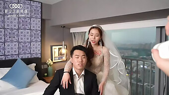 穿着婚纱的新娘与阳具...