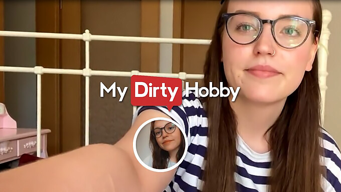 Leni_lizz Se Răsfăț În Joacă Solo Și Orgasm În Fața Camerei - Mydirtyhobby