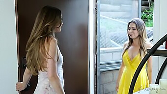 Melissa Moore Và Capri Anderson Trong Hành Động Les Nóng Bỏng